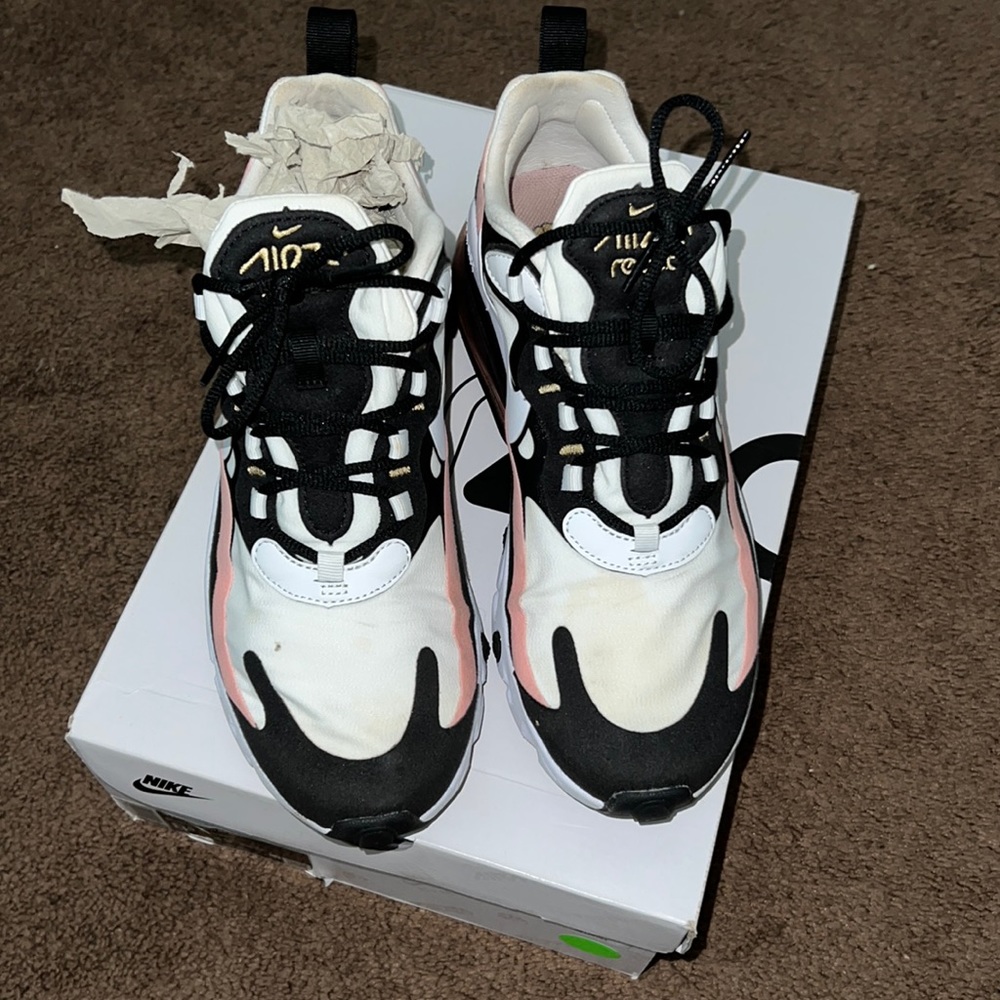 Nike 270 React